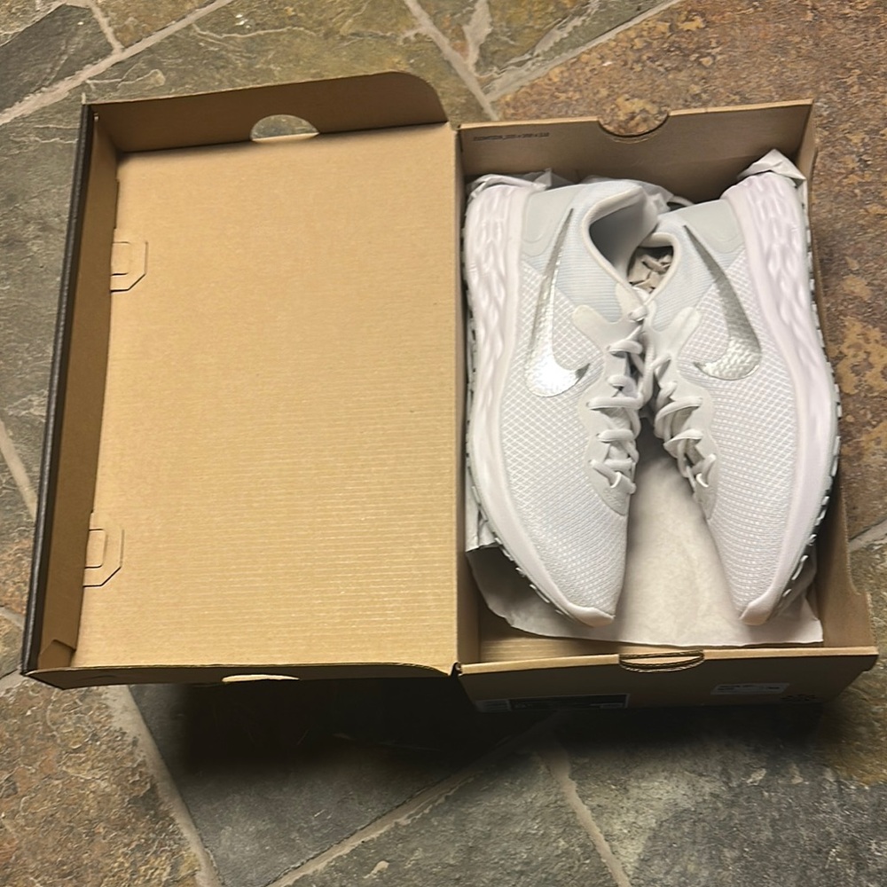 Nike Women's Revolution 6 Next Nature